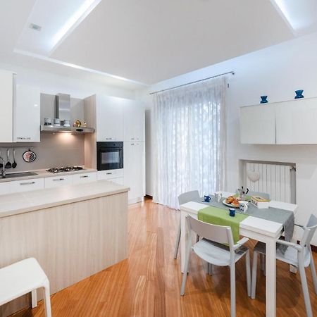 Napoli Charming Apartments Vomero "Fashion And Glamour" Exterior photo