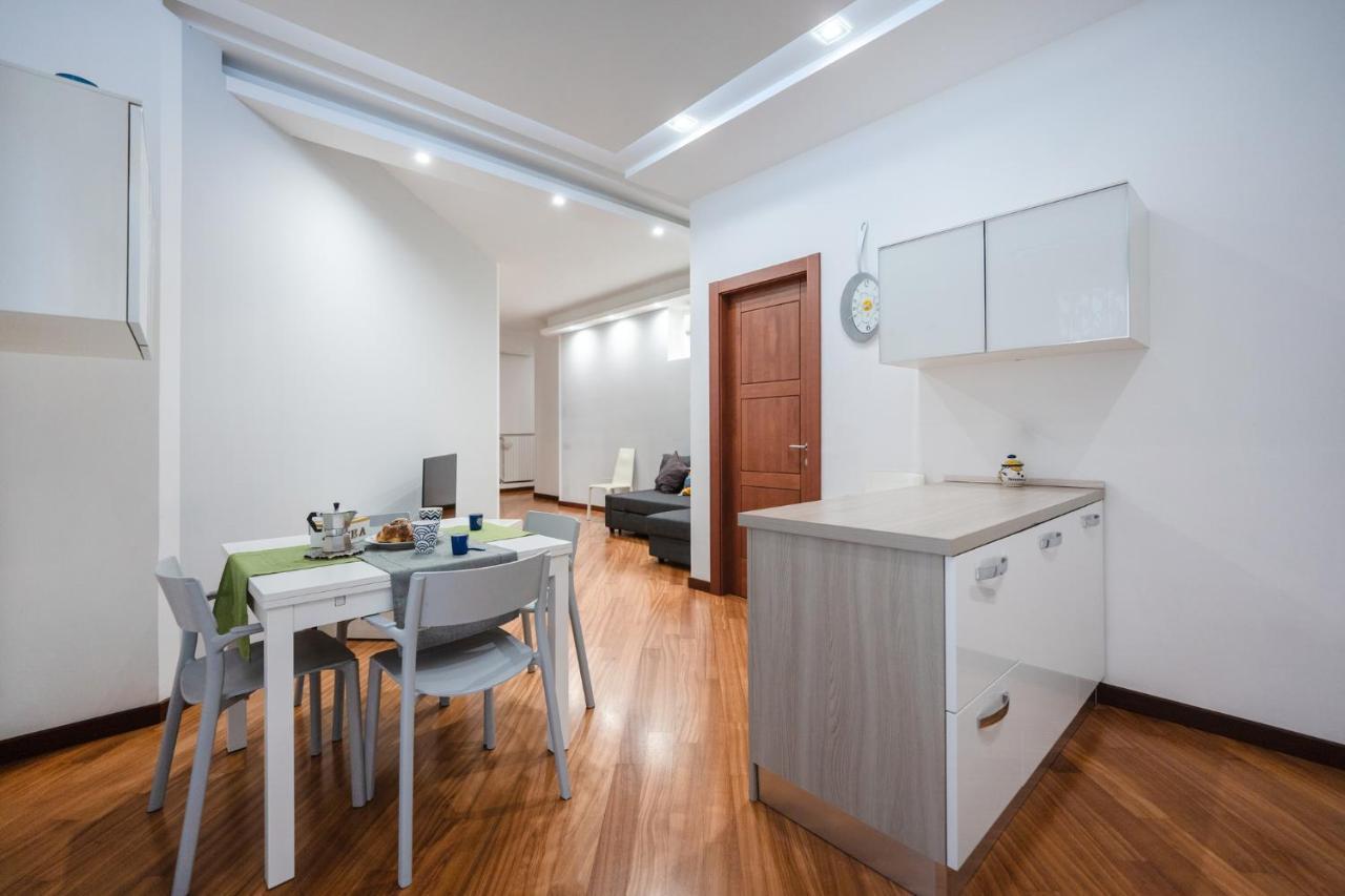 Napoli Charming Apartments Vomero "Fashion And Glamour" Exterior photo