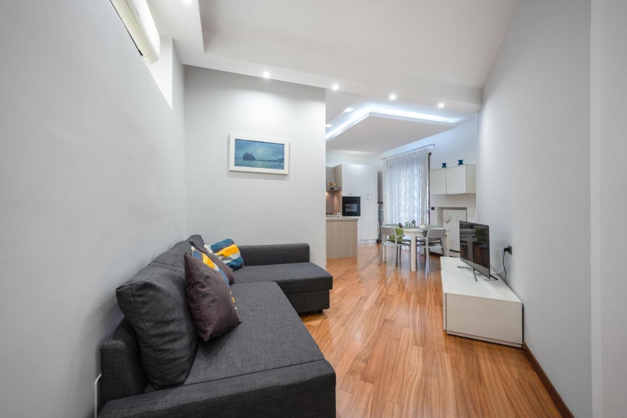 Napoli Charming Apartments Vomero "Fashion And Glamour" Exterior photo